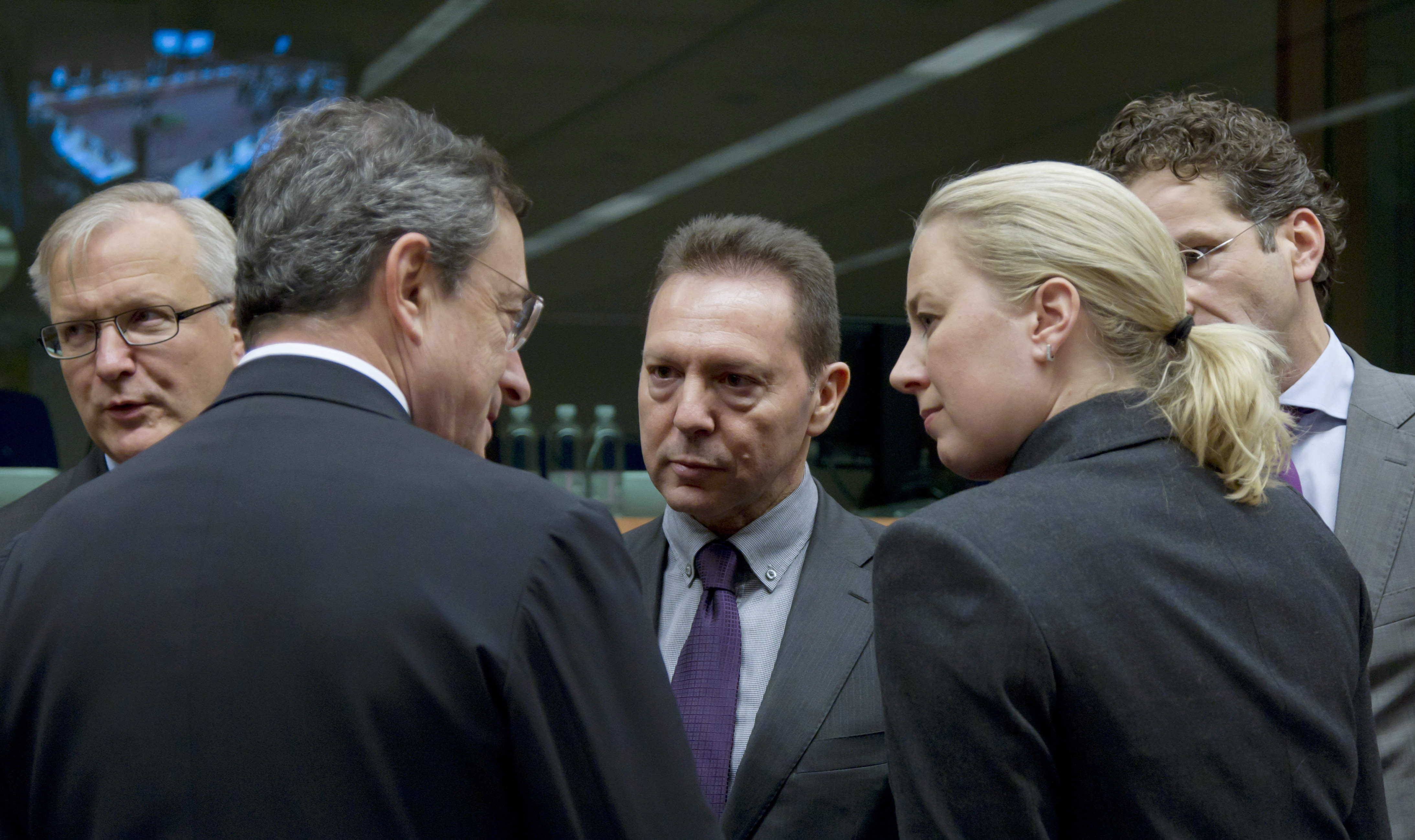 Ολονύχτιο «θρίλερ» στις Βρυξέλλες για το ελληνικό χρέος